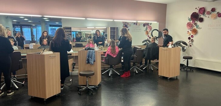 Für ein paar Stunden konnten sich die "kleinen Helden" im Friseursalon Endless Hair und Beauty verwöhnen lassen