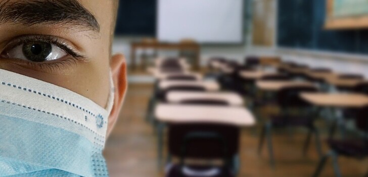Die Sommerferien enden und in Hessen wird mit Präsenzunterricht ins Schuljahr gestartet.