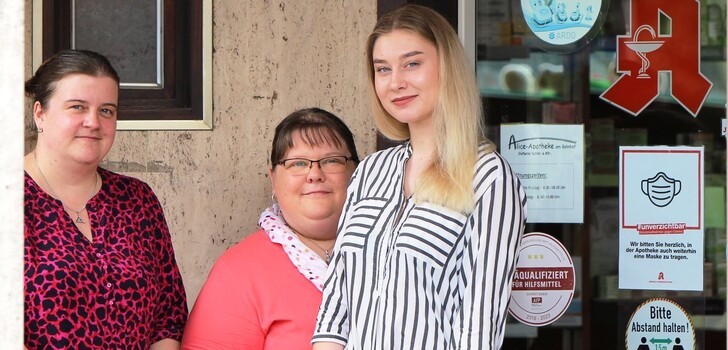 Die ersten Spenden für die ukrainische Apothekerin Khrystyna Nardid (r) sind bereits eingegangen